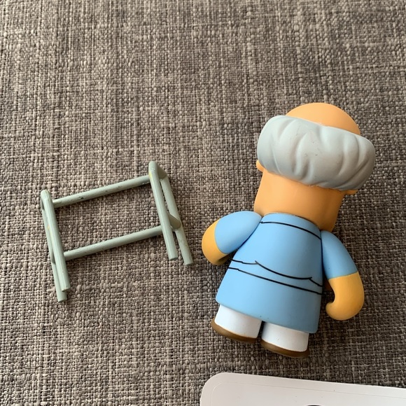 Kidrobot x Family Guy Hubert figure - Picture 2 of 3